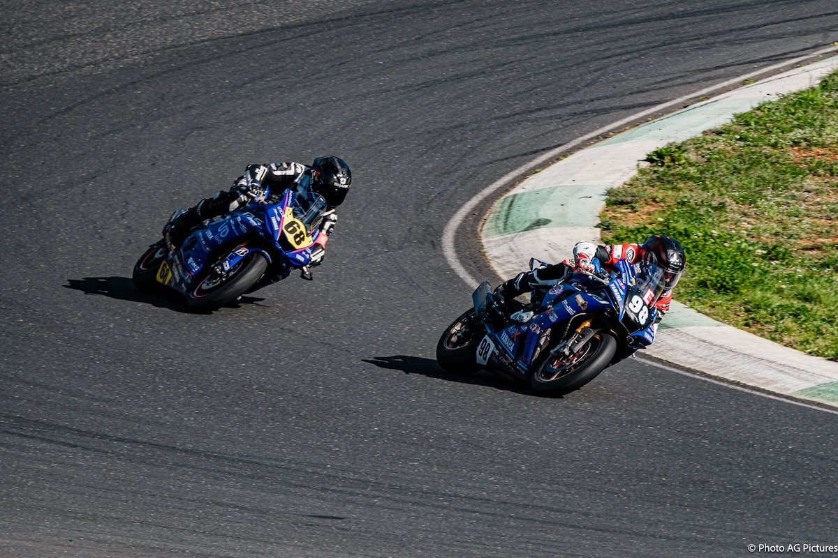 Benoît Thibal et Matthieu Lefebvre sur leurs Yamaha R1