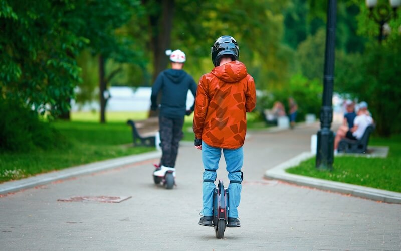 Monoroue et trottinette