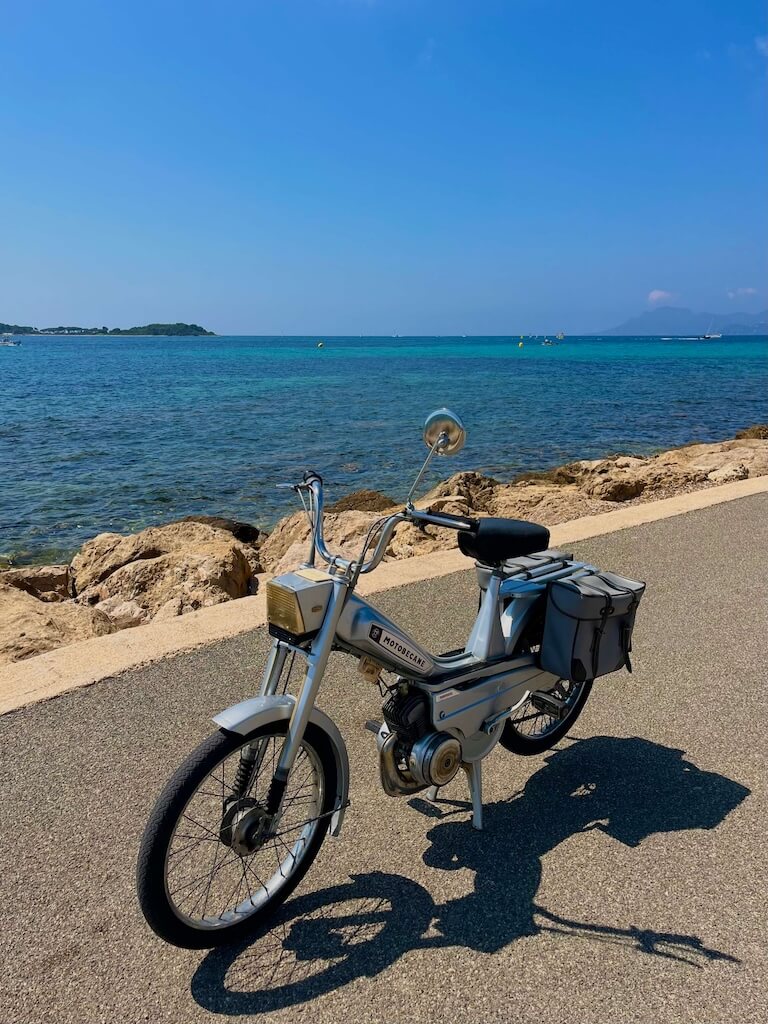 La Motobécane 40V de Dorian Mosettich prête pour le voyage