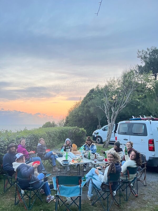 Équipe The Family Van et voyageurs