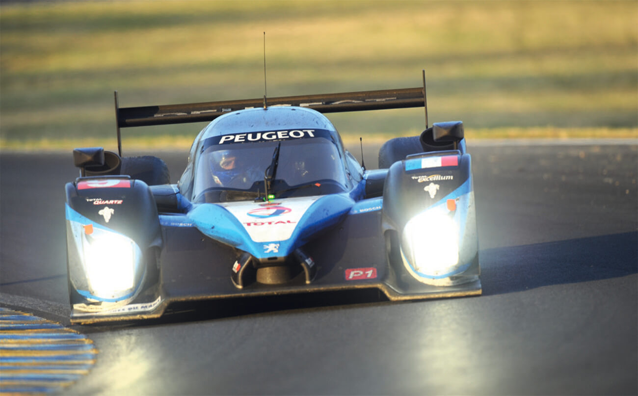 Peugeot 908 victorieuse aux 24 Heures du Mans 2009.