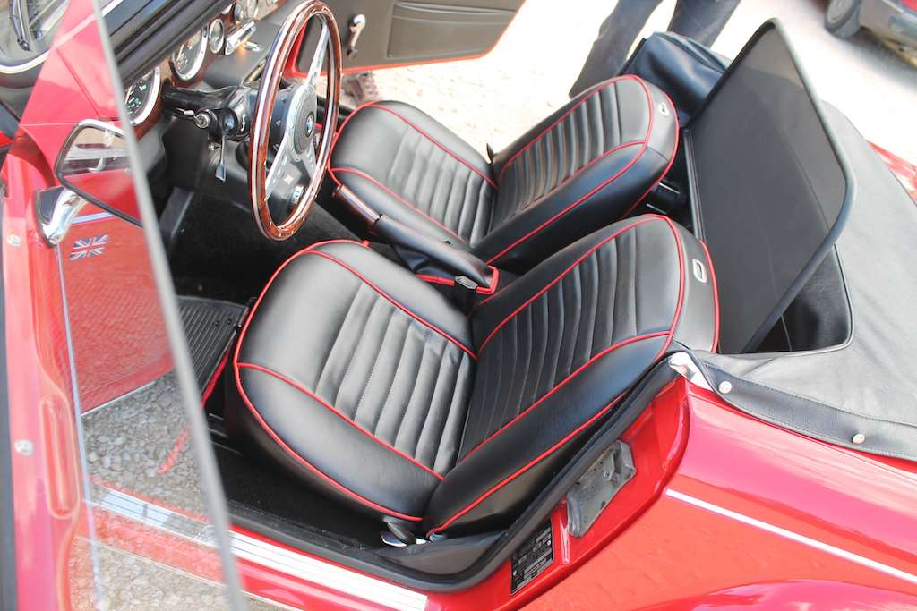 Sellerie intérieure de la Triumph TR6 restaurée.