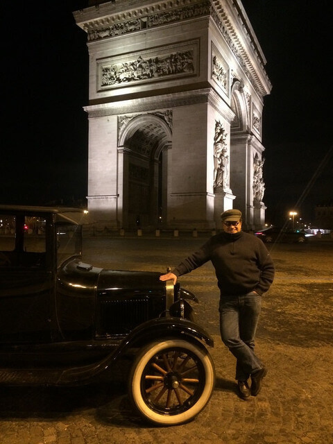 La Traversée de Paris 2020 - Ford T devant l'Arc de triomphe