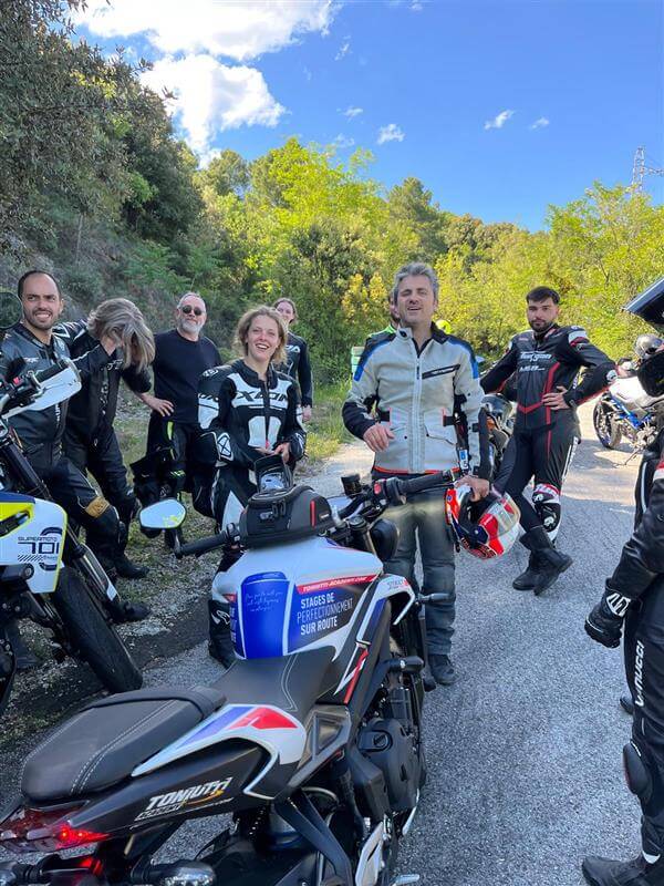 Groupe de participants lors d'un stage Toniutti Academy