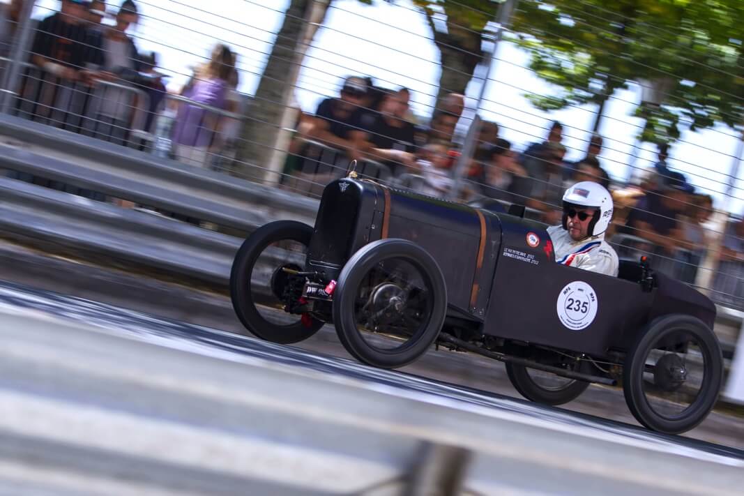 Austin Seven Susie pilotée par François Allain au Circuit des Remparts 2022.