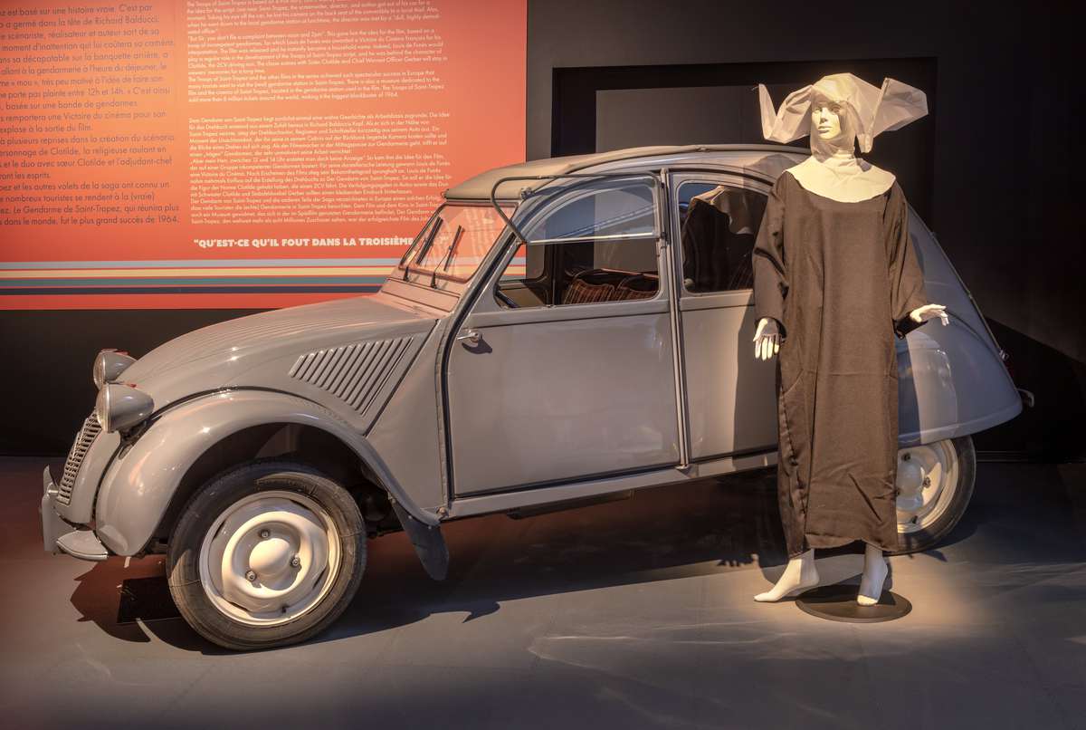 La 2CV du Corniaud exposée au Musée National de l'Automobile.