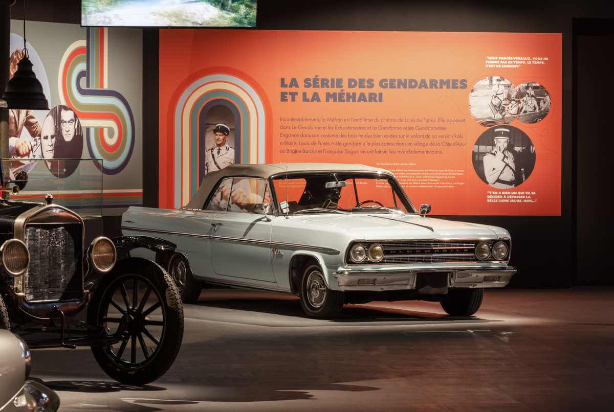 La Méhari des Gendarmes de Saint-Tropez à l'exposition En vadrouille avec Louis de Funès.