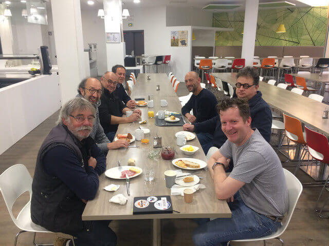 Peugeot 202 sous la neige lors de l'étape vers Sochaux.