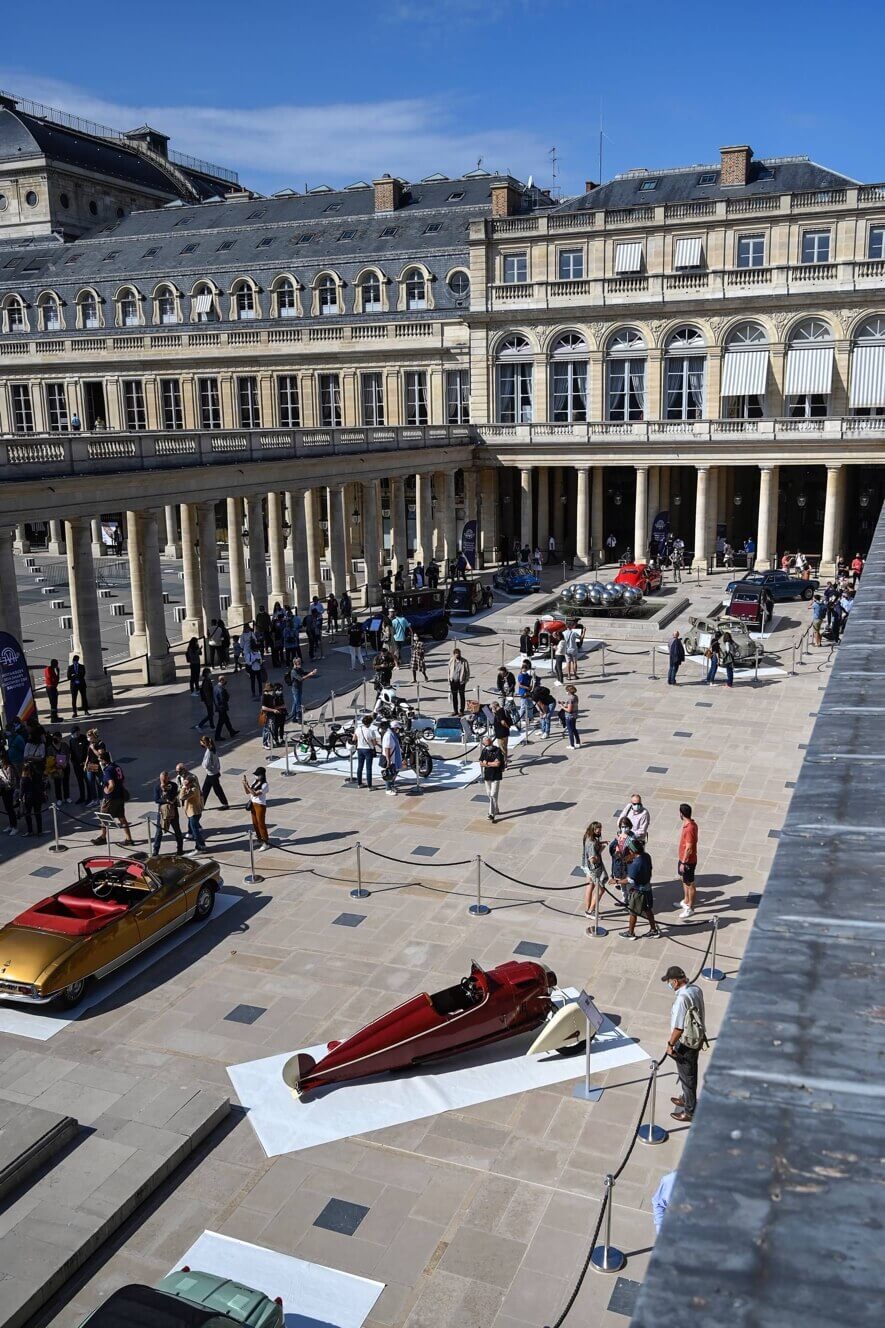 Rassemblement de voitures de collection organisé par la FFVE.