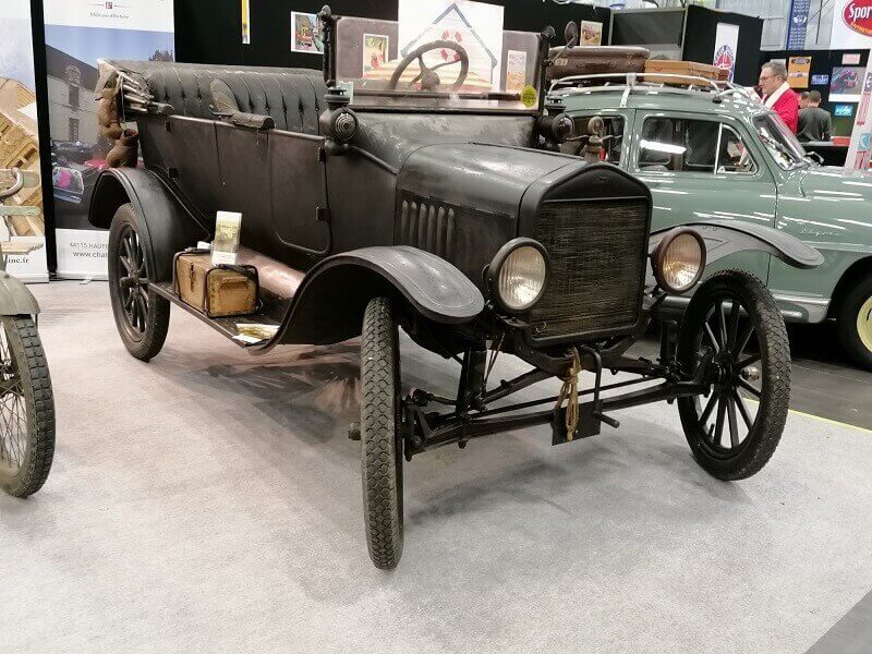 Motos Indian et Harley-Davidson à Historic Auto Nantes.