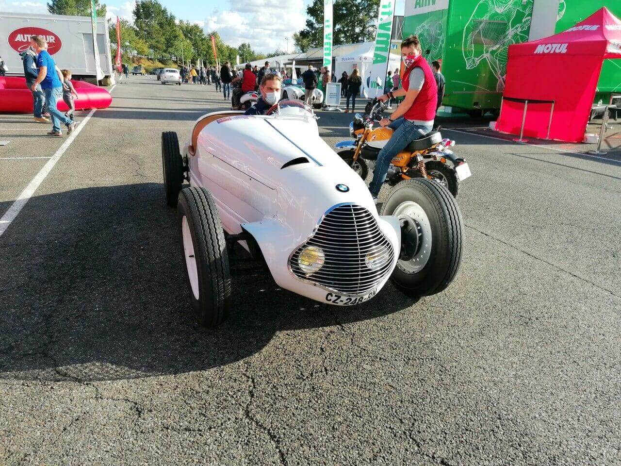 Jacques Laffite, Jean-Pierre Jarier et Ari Vatanen au Nogaro Classic Festival.