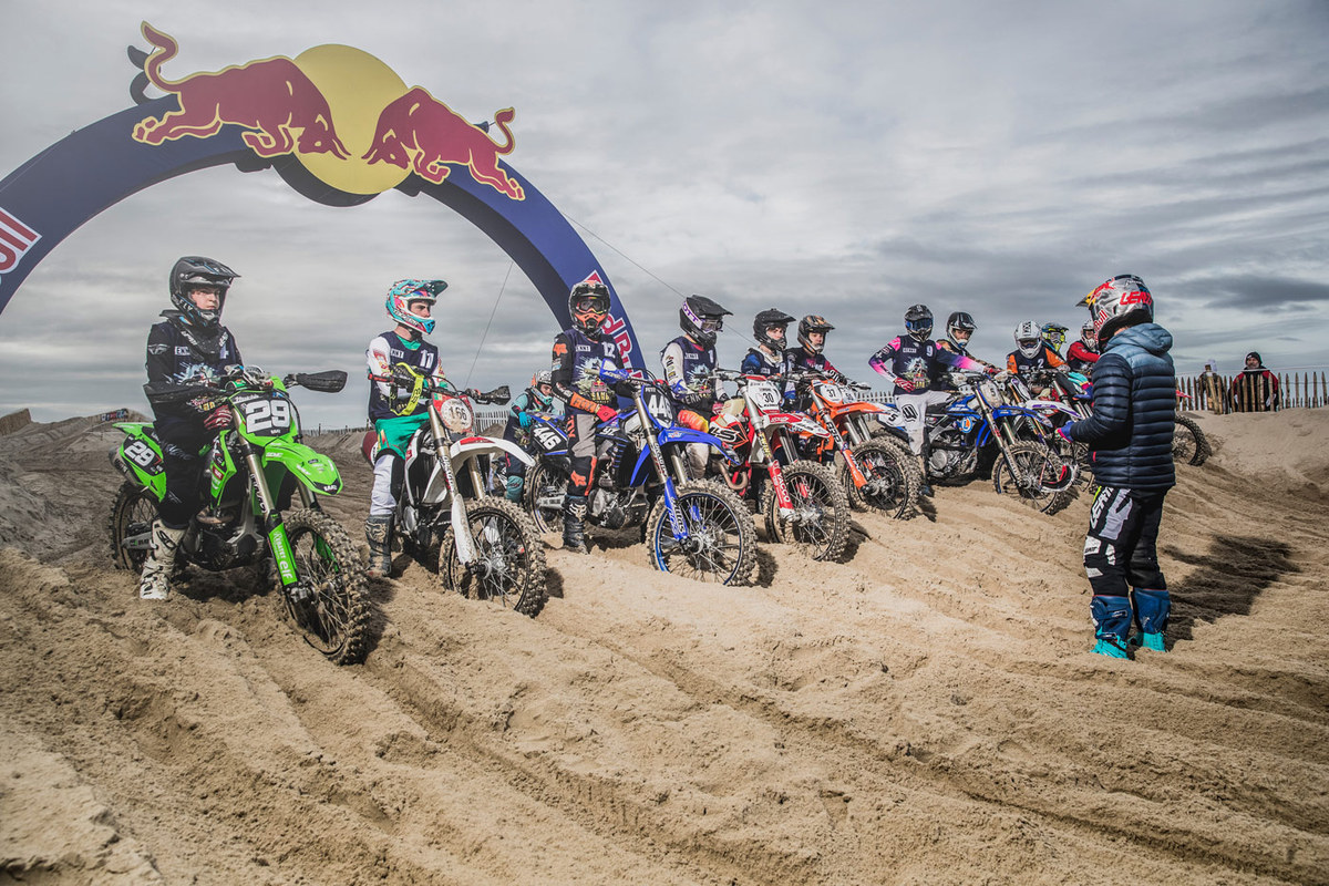 Grille de départ de l'Enduropale du Touquet.