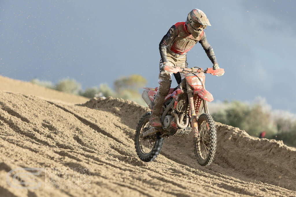 Course en action à la Ronde des Sables de Loon Plage 2023.