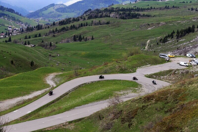 Pause panoramique au mont Revard avec vue sur les montagnes.