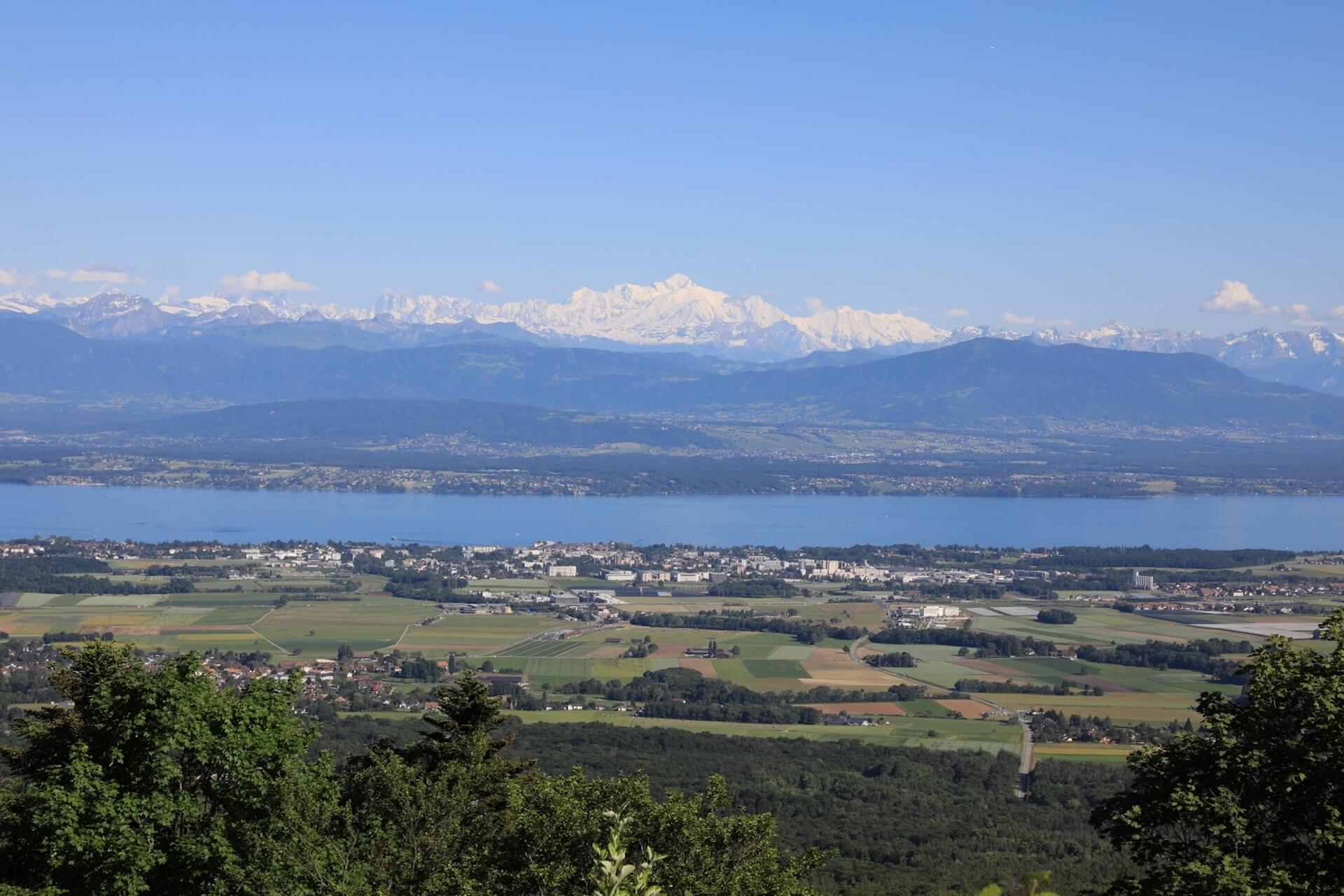 Paysage de montagne du Jura lors du Rallye AXA Passion 2025.