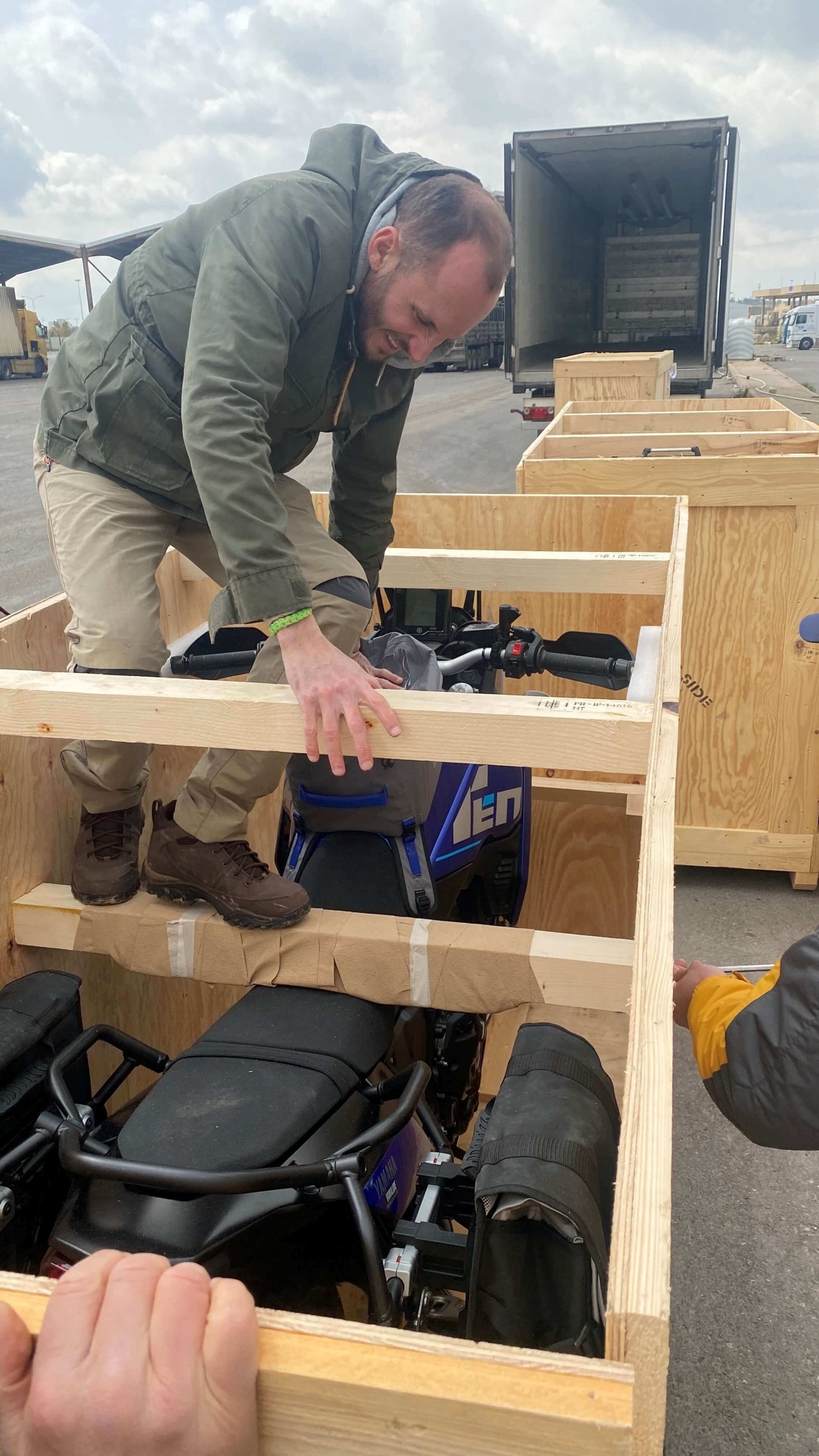 Réception des Yamaha Ténéré 700 à Aqaba.