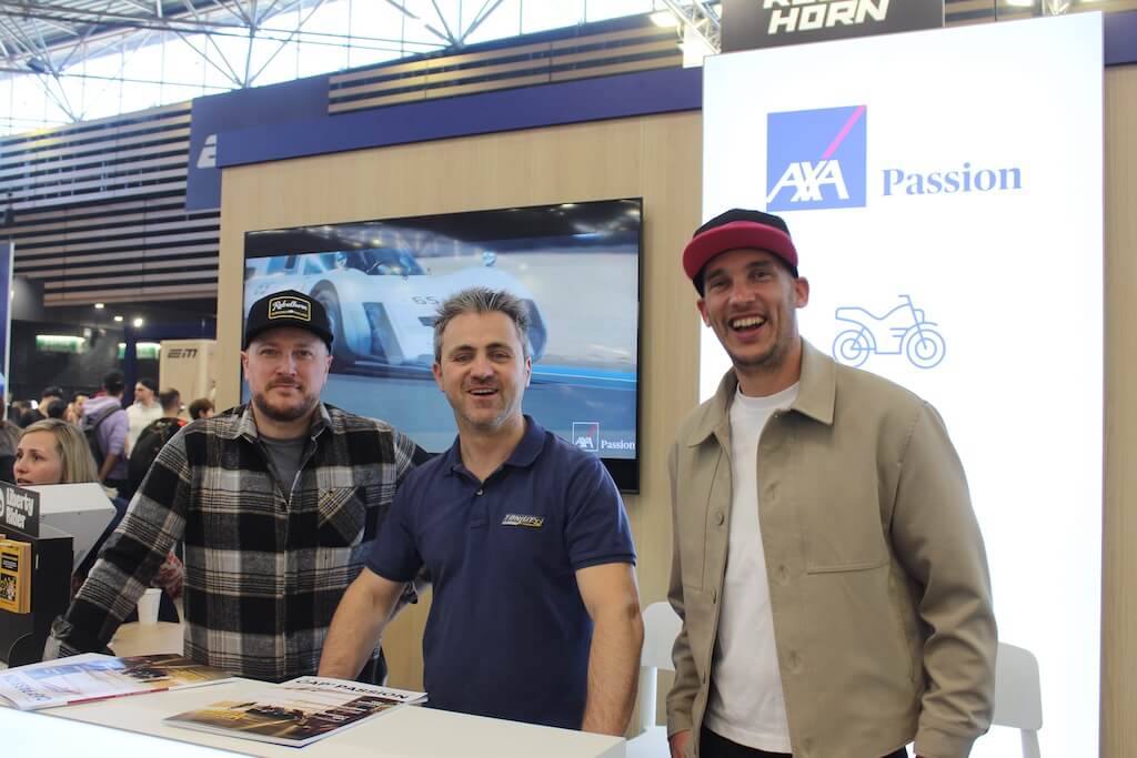 Tom Barrer, Ben Blake et Julien Toniutti sur le stand AXA Passion