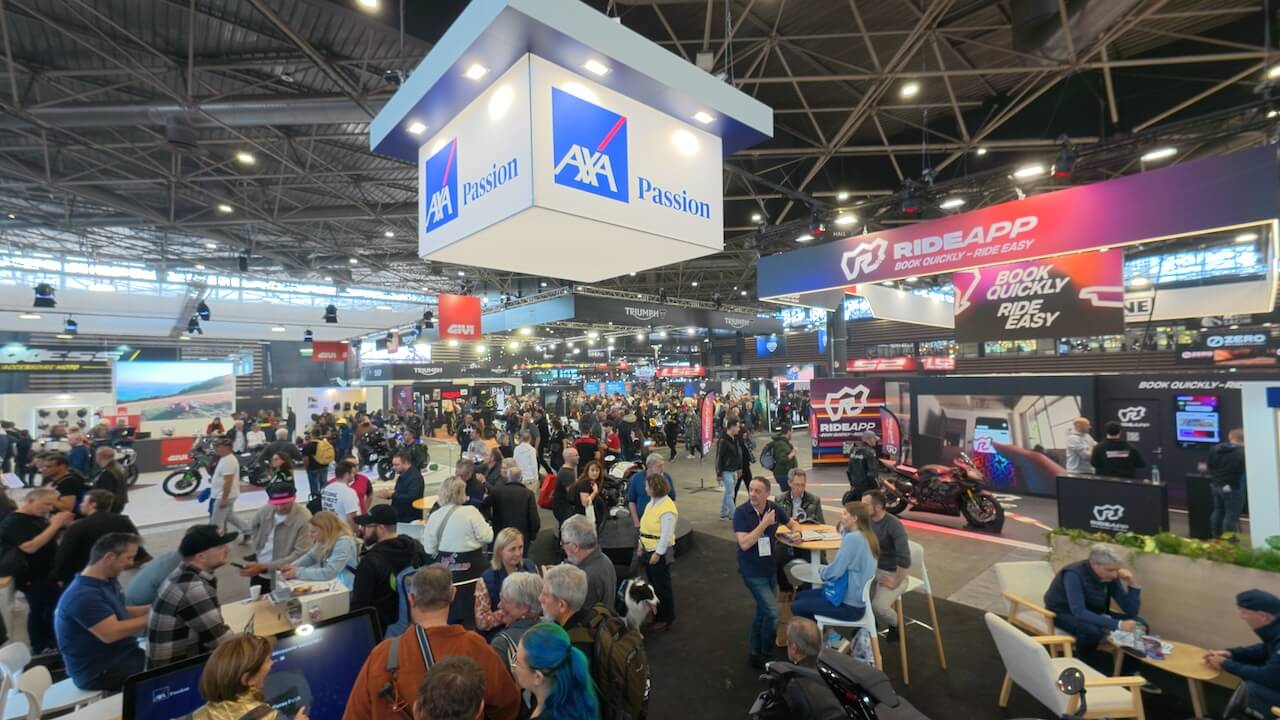 Le stand AXA Passion au Salon 2 Roues de Lyon 2026
